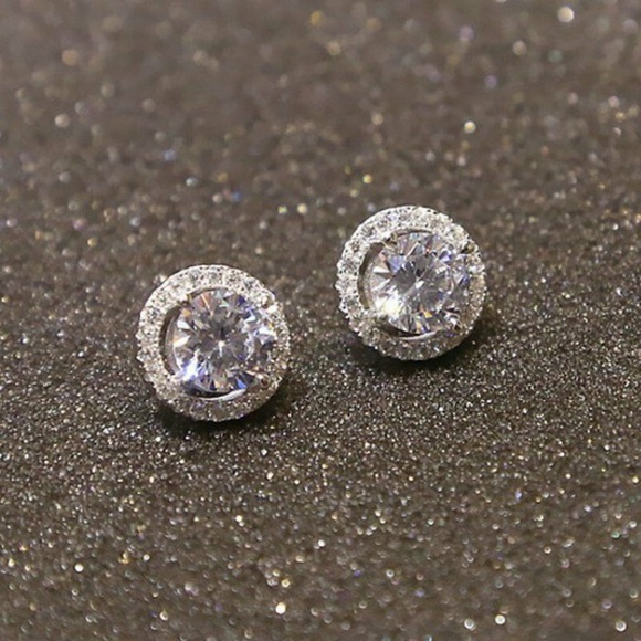 Women's 18K White Gold Plated Ear Stud Earrings - Picture 4 of 6